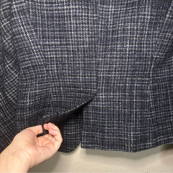 Theory Laseli Wool Tweed Blazer - Picture 6 of 7